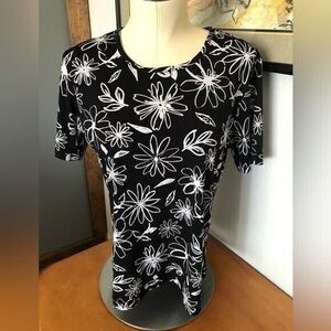 Allison Daley Women's Medium‎ Black and White Floral Short Sleeve Blouse